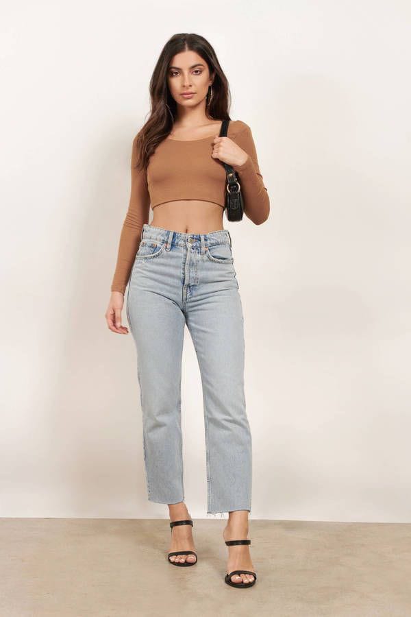 Brown Crop Top with High-Waisted Jeans