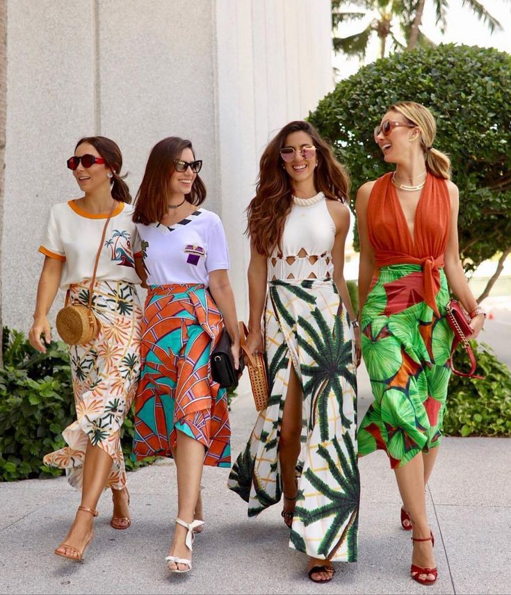 Key Ideas for a Hawaii Capsule Wardrobe