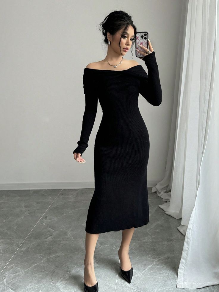 Elegant Off-the-Shoulder Dress:Elegant and Romantic