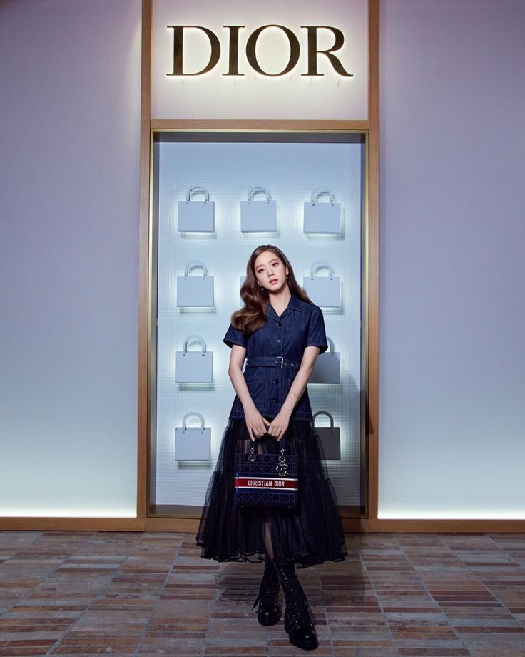 Jisoo's Beauty Looks – Classic, Fresh, and Ever Elegant