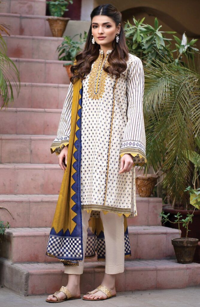Khaadi Lawn Review: Fabric Feel & Performance