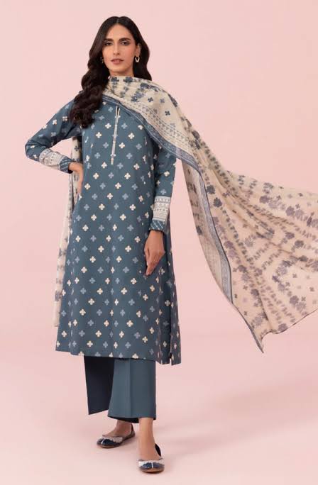 Pros and Cons of Buying Sapphire Suits