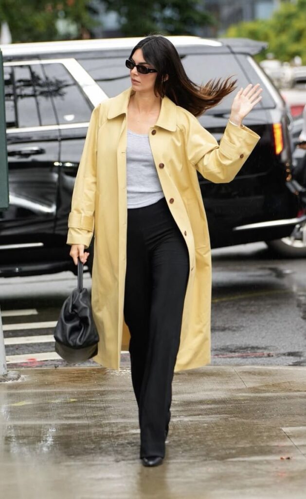 Paris Fashion Week Power Look