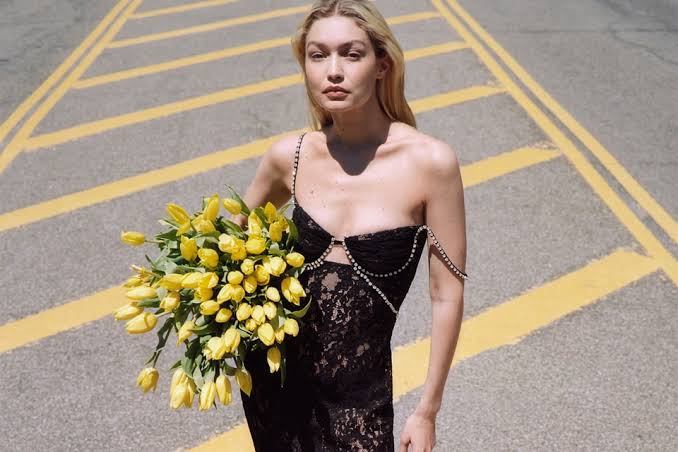 Gigi Hadid FW Runway Recap in Style