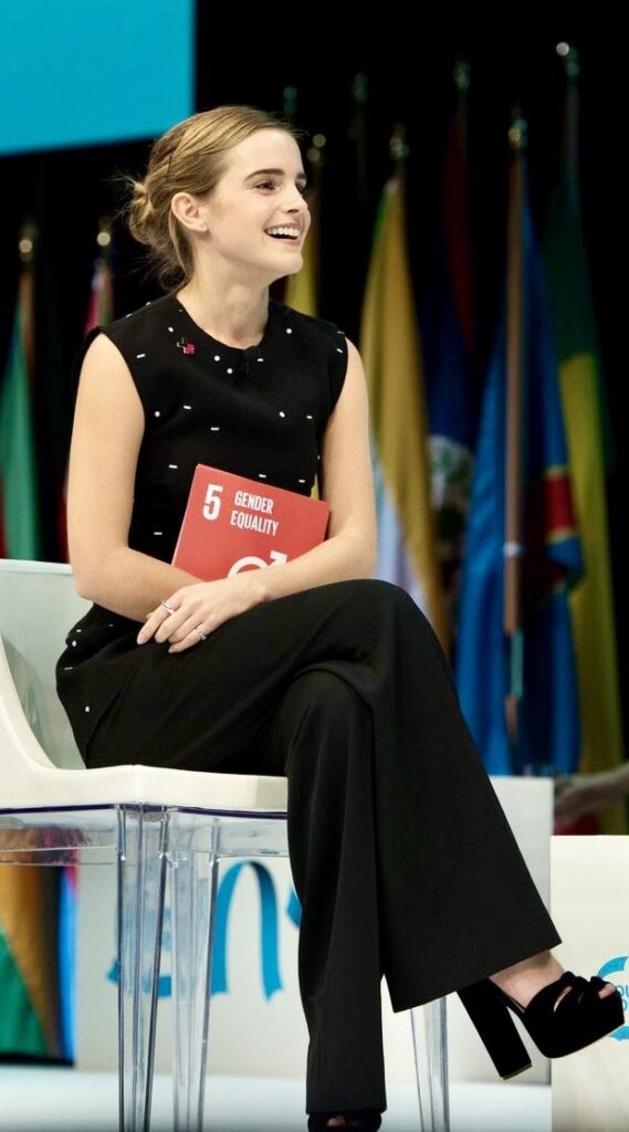 Accessorizing Like Emma Watson: Less is More