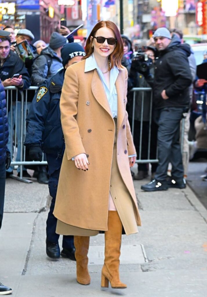 3.New York in Neutrals: Cozy and Chic