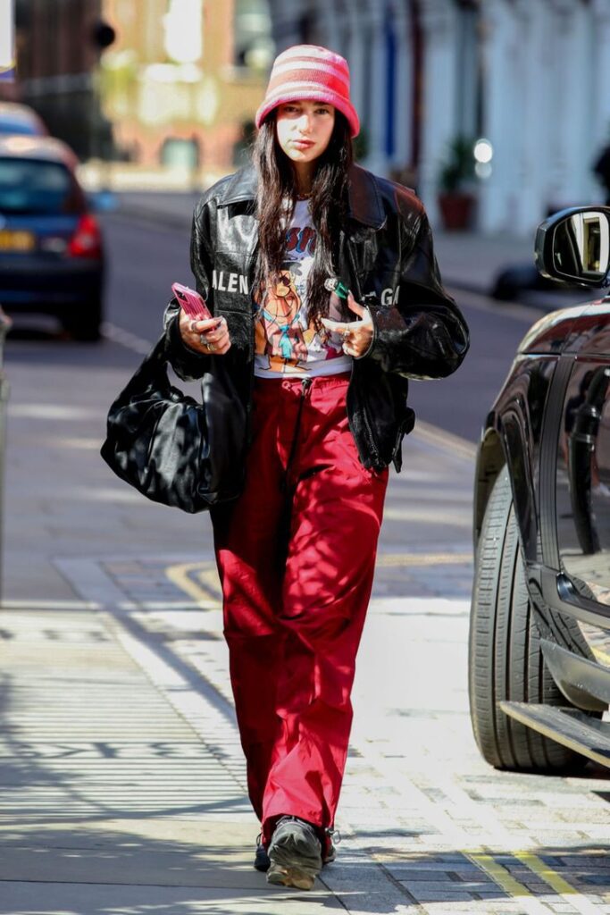2.Casual Grunge: Dua’s Airport Street Style Moments