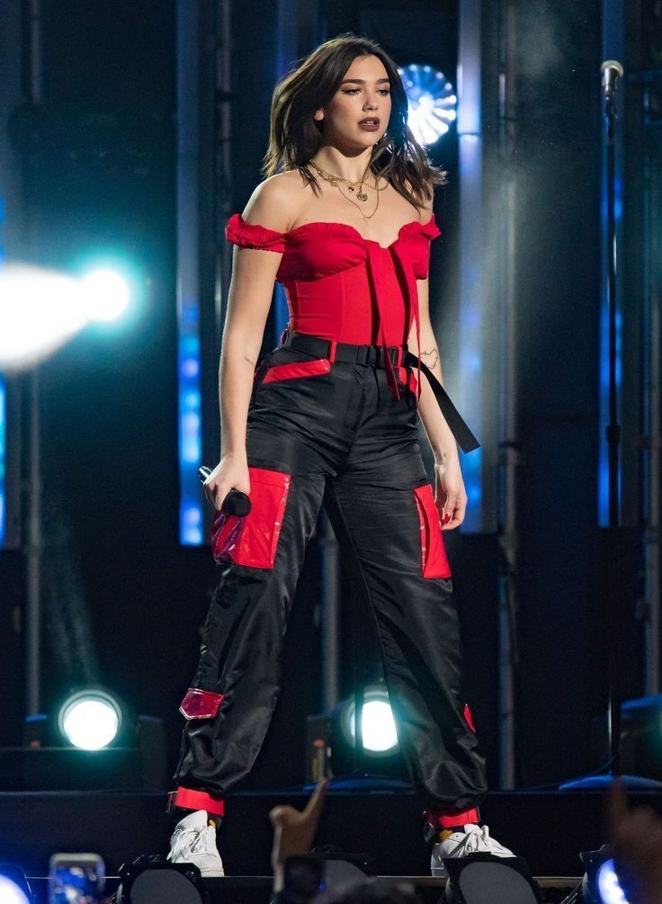 3.Dua’s Music Videos as a Grunge Fashion Playground