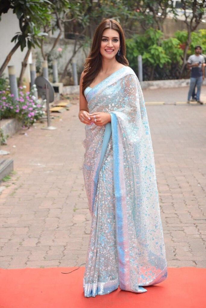 How Kriti’s Everyday Fashion Inspires Young India