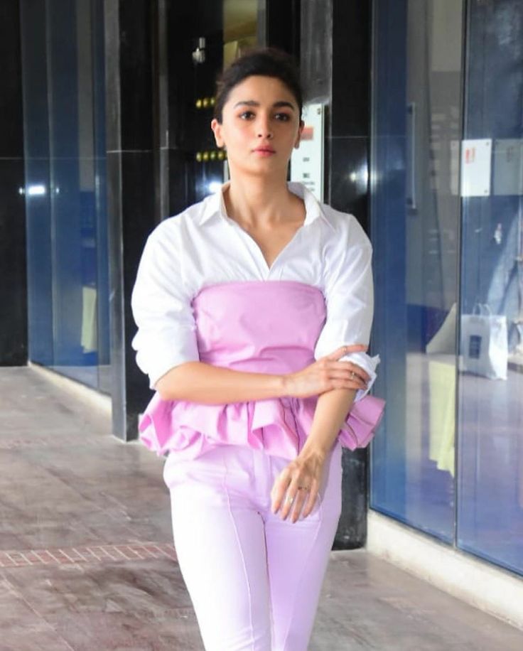 3.Alia Bhatt Style in Casual Outfits