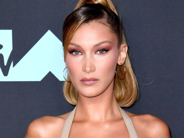 Bella Hadid Minimal Style Guide