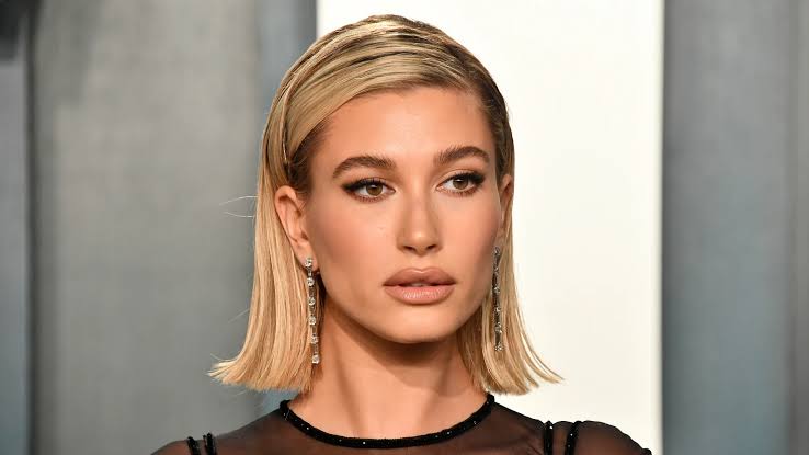 Casual Looks with Hailey Bieber’s Basics